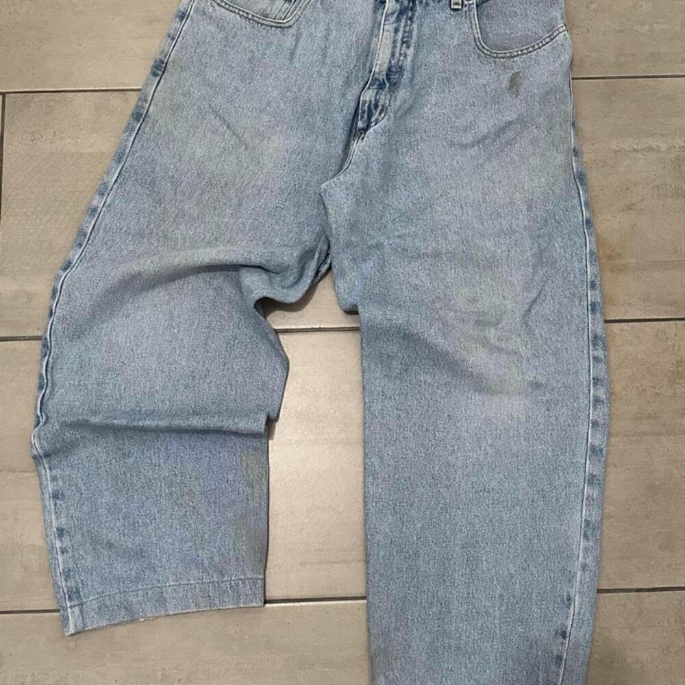 Lightwash baggy guess jeans 34x32 minimal stains on the front